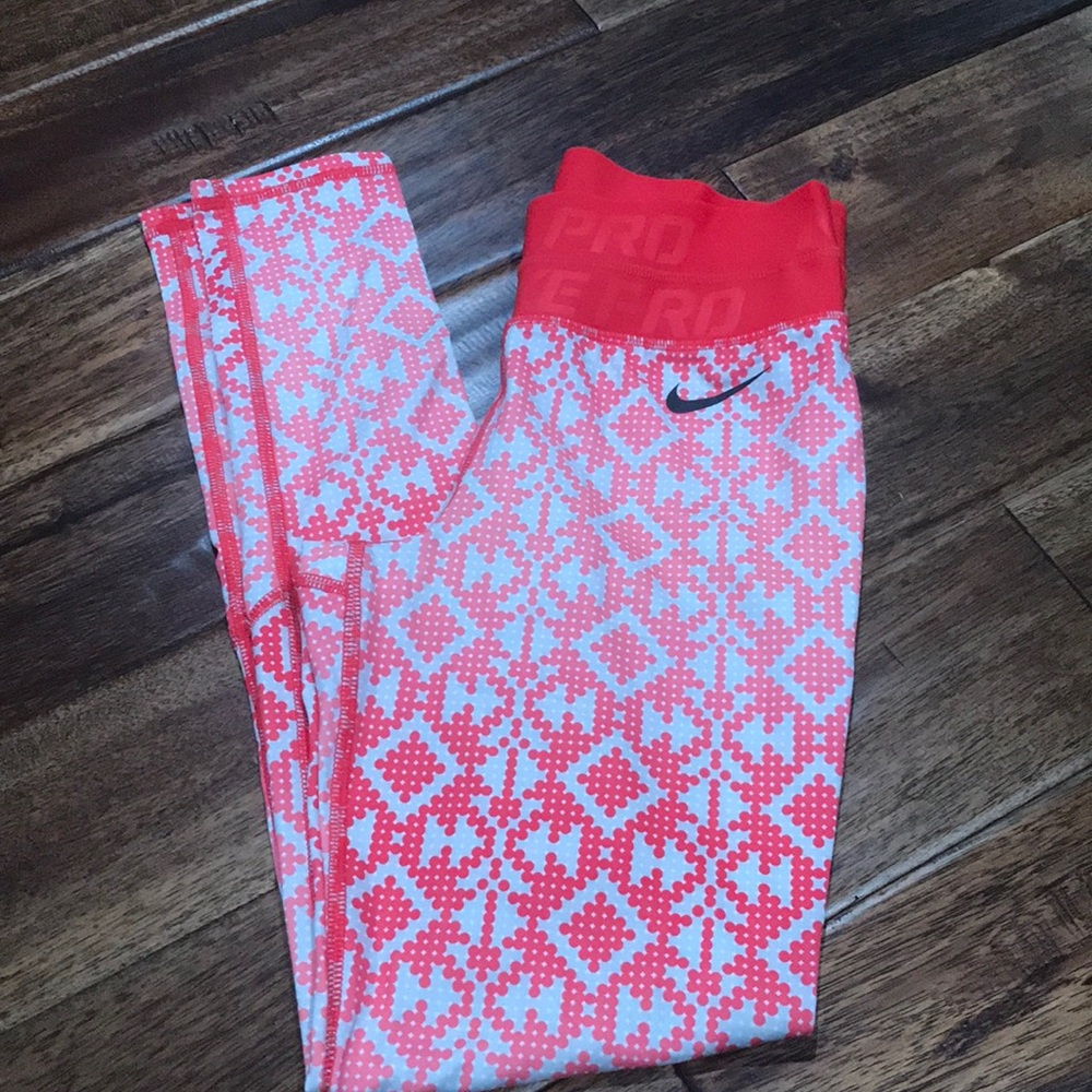 NWOT Nike dri-fit workout pants